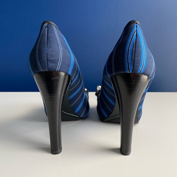 NINE WEST Like New Blue-Striped High Heels - 8 - Picture 3 of 8